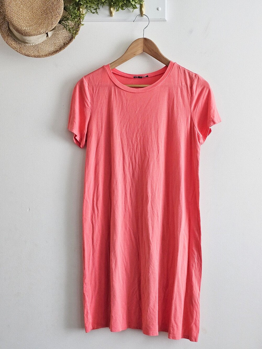 Express Women’s M Coral Pink T-Shirt Swing Dress Short Sleeve Rayon Stretch